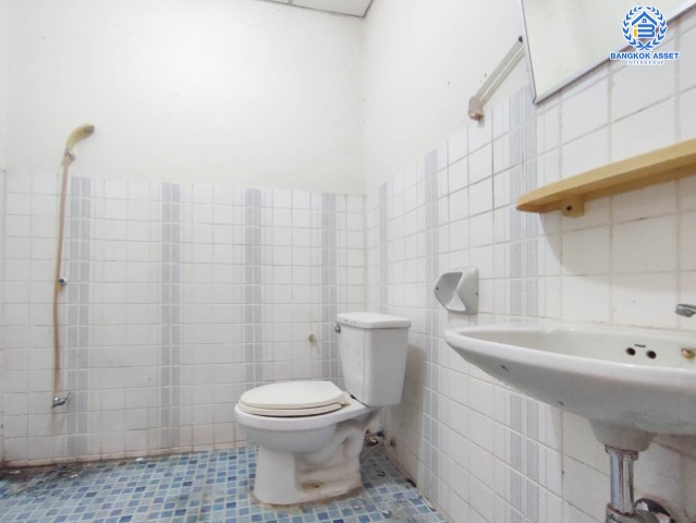 *****ทาวน์เฮ้าส์มือสองย่านนนทบุรี ม.ดวงแก้ว ติวานนท์-ปากเกร็ด เนื้อที่ 18 ตร.ว. ฟังก์ชัน 2 ห้องนอน 2 ห้องน้ำ 1 ที่จอดรถ อยู่บนทำเลดี เดินทางสะดวกสุดๆ ใกล้รถไฟฟ้าสายสีชมพู "สถานีแจ้งวัฒนะ-ปากเกร็ด28" และใกล้ทางด่วน "แจ้งวัฒนะ"